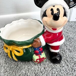 Disney: ceramic base Mickey Mouse Christmas theme novelty/ candy dish